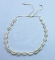 Choker necklace with shell