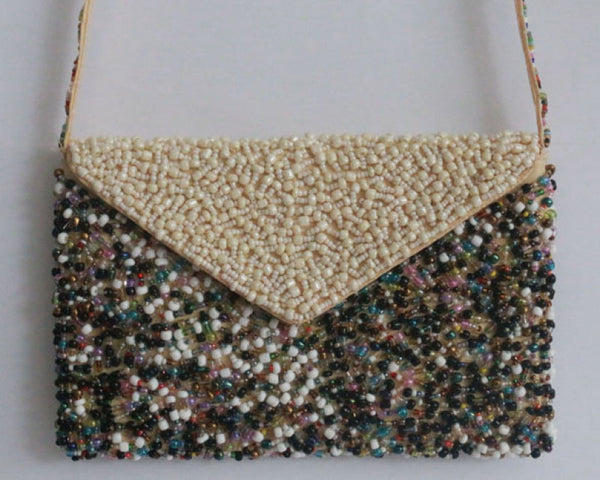 Bead hand bag L (20 x 19 cm)