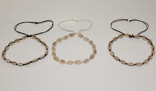 Choker necklace with shell