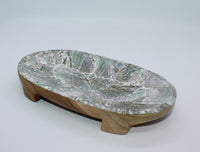 Sauce serving plate in wood and shell
